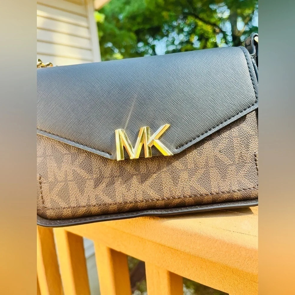 Michael Kors Black Brown Logo Small Flap Crossbody Bag Gold Hardware Leather NWT - Picture 3 of 4